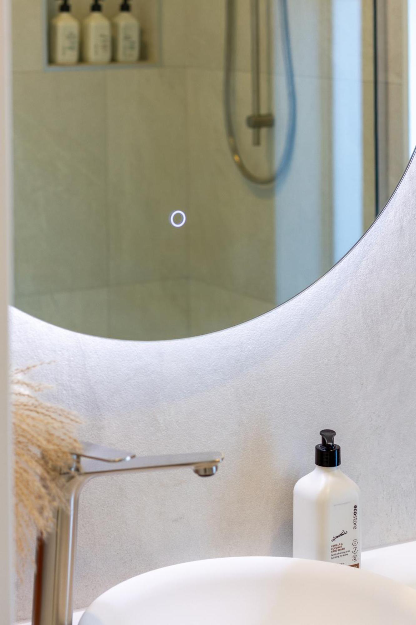 Luxury Beachside Living Elegant 3-Bedroom Haven ไครสต์เชิร์ช ภายนอก รูปภาพ