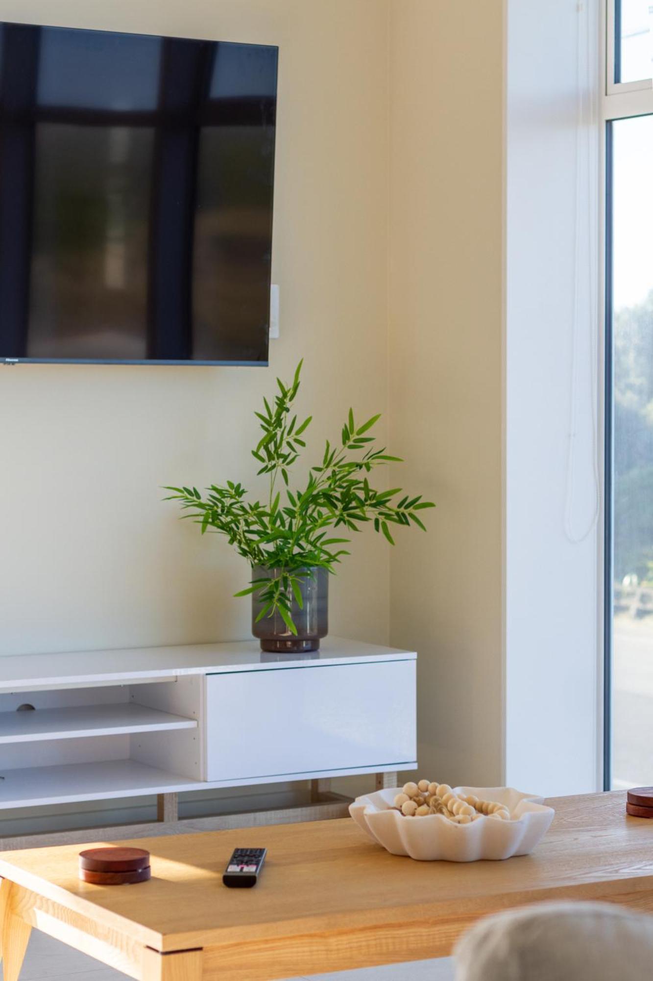 Luxury Beachside Living Elegant 3-Bedroom Haven ไครสต์เชิร์ช ภายนอก รูปภาพ